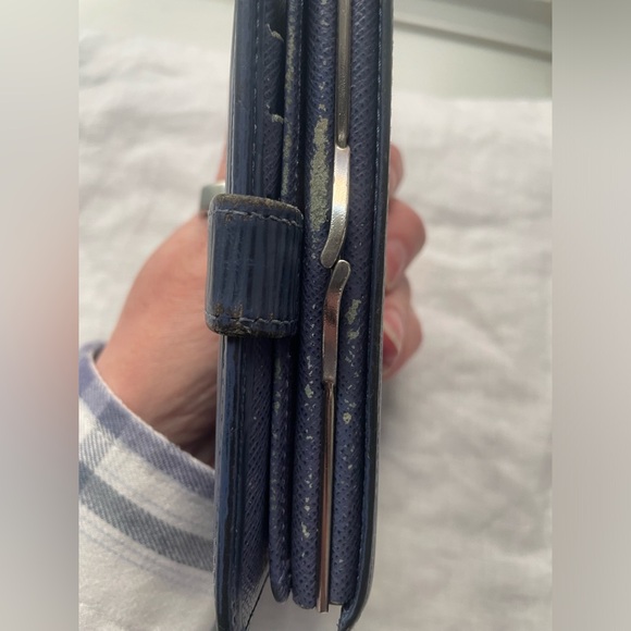 Louis Vuitton Myrtille Blue Epi Leather Wallet, Silver Tone Hardware - Picture 3 of 12